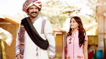 Actors have fragile egos: Eijaz Khan