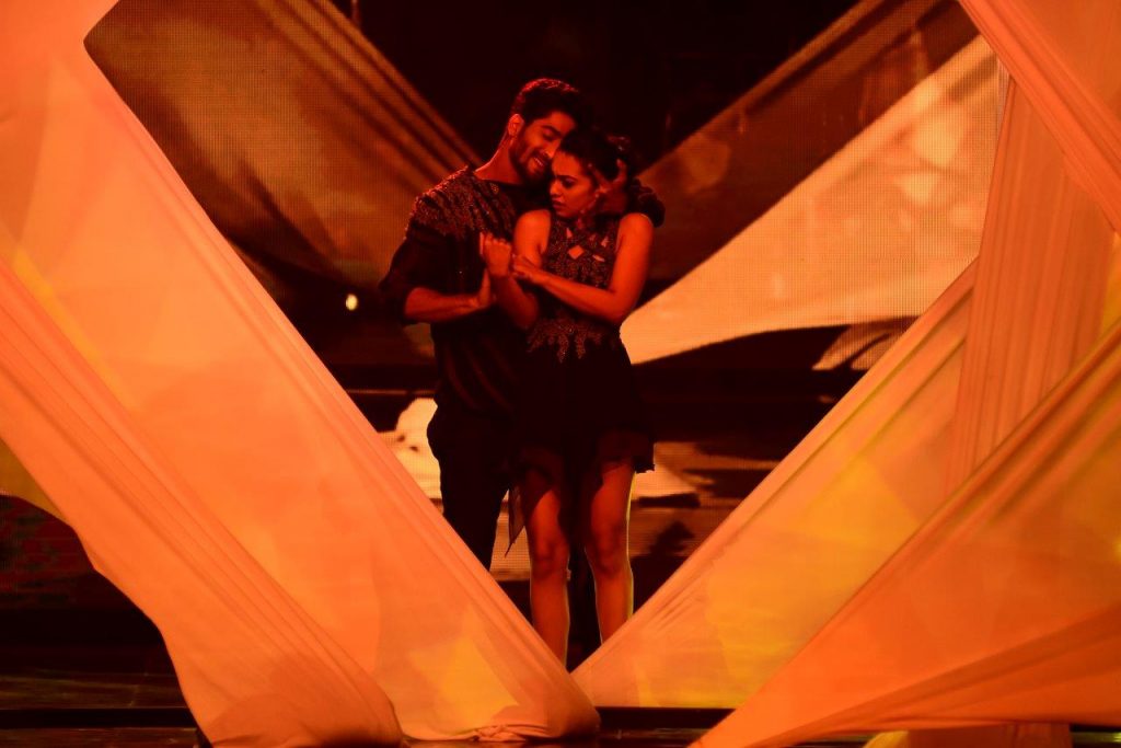 In Pics: Candid moments from Nach Baliye Season 8 - 12