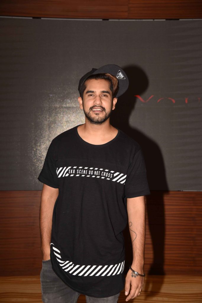 Karan Wahi holds a special screening of his debut venture - 14