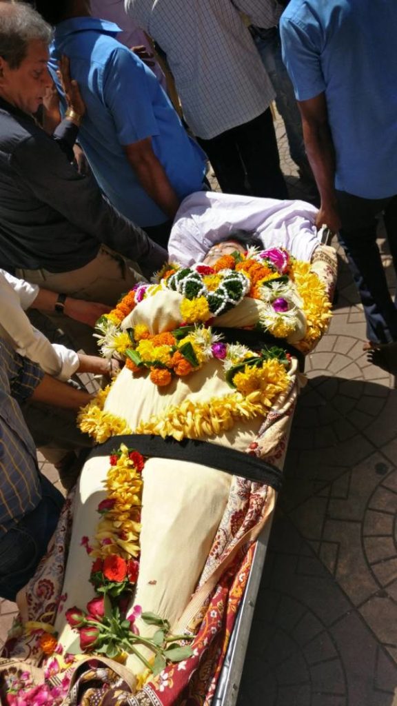 Funeral pics of Reema Lagoo - 4