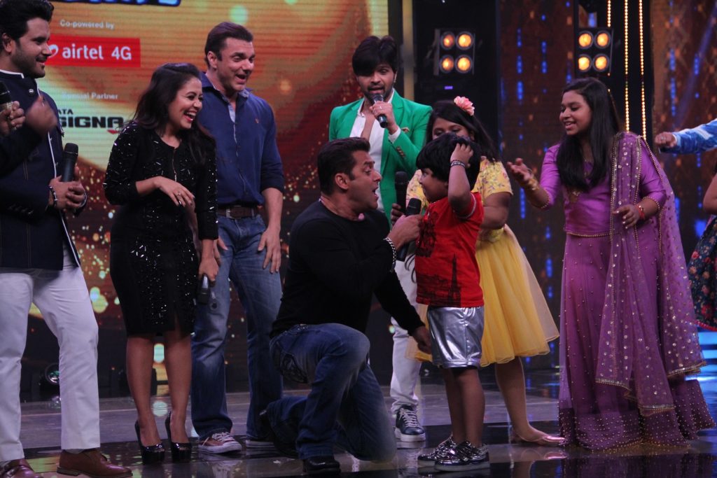 Salman Khan & Sohail Khan on Zee TV’s Sa Re Ga Ma Pa Li’l Champs - 5