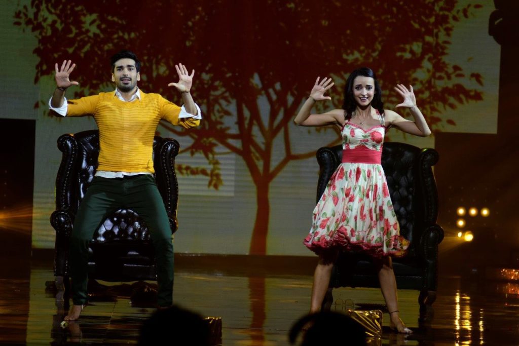 Nach Baliye week 8 – An episode high on drama, entertainment & yoga! - 10