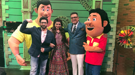 Raveena, Arshad and Boman shake a leg with Guru and Bhole!