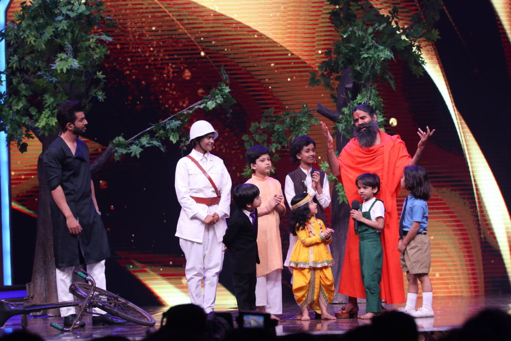 Baba Ramdev & Cast of Bank Chor on Sabse Bada Kalakar! - 0