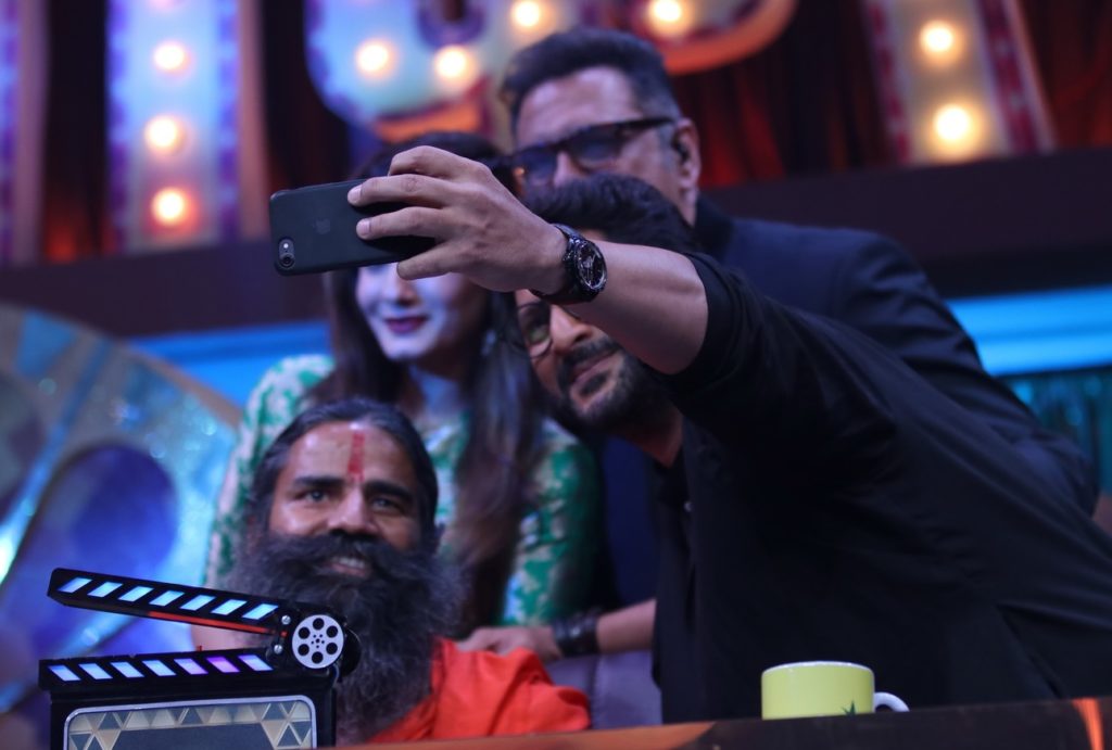 Baba Ramdev & Cast of Bank Chor on Sabse Bada Kalakar! - 3