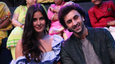 Ranbir Kapoor and Katrina Kaif on Sa Re Ga Ma Pa Li’l Champs on Zee TV