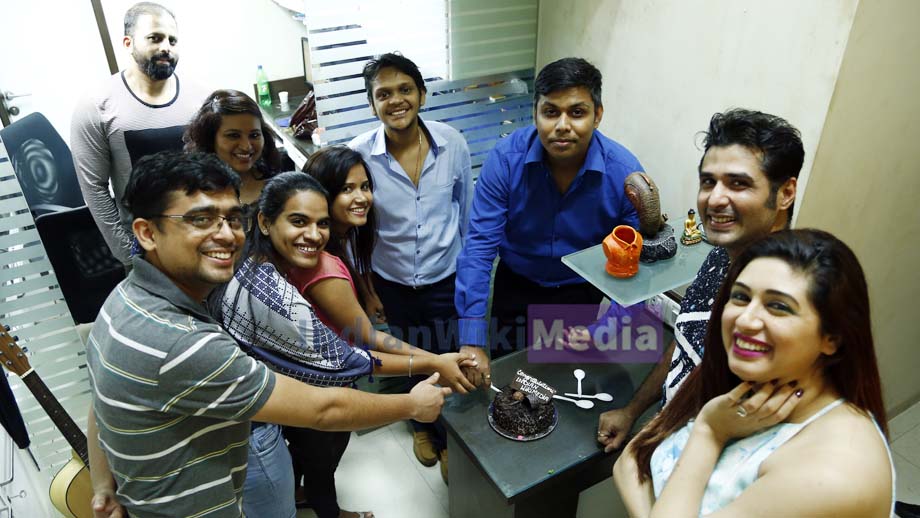 Vahbiz Dorabjee and Pankit Thakker have a great time at IndianWikiMedia office - 3