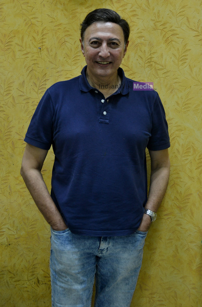 Anang Desai in IndianWikiMedia office - 0