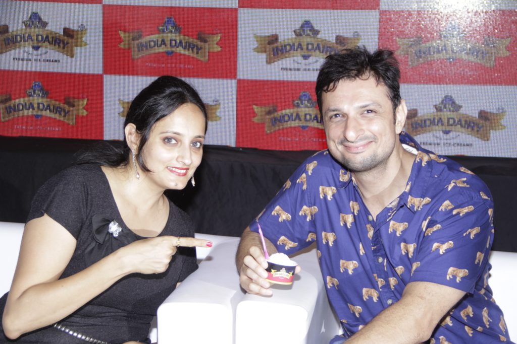 Celebs enjoy delicious Fun India Dairy ice cream at IndianWikiMedia Celebrity Bash - 12