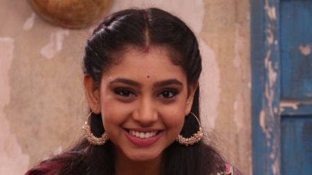 Ghulaam fame Niti Taylor tries her hand in pottery