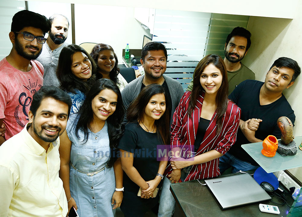 Bin Kuch Kahe team Shamata Anchan, Sameer Arora, Ram Kamal Mukherjee at IndianWikiMedia office - 9