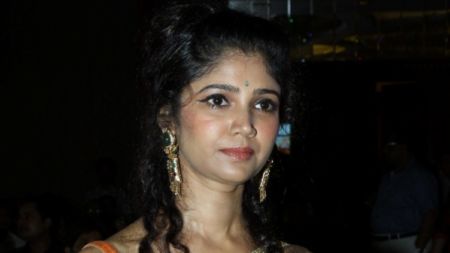 I will not wear a bikini on the street just to grab eyeballs: Ratan Rajput