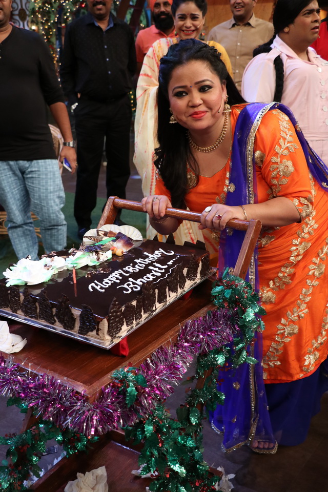 Bharti Singh celebrates her Birthday on The Kapil Sharma Show - 9