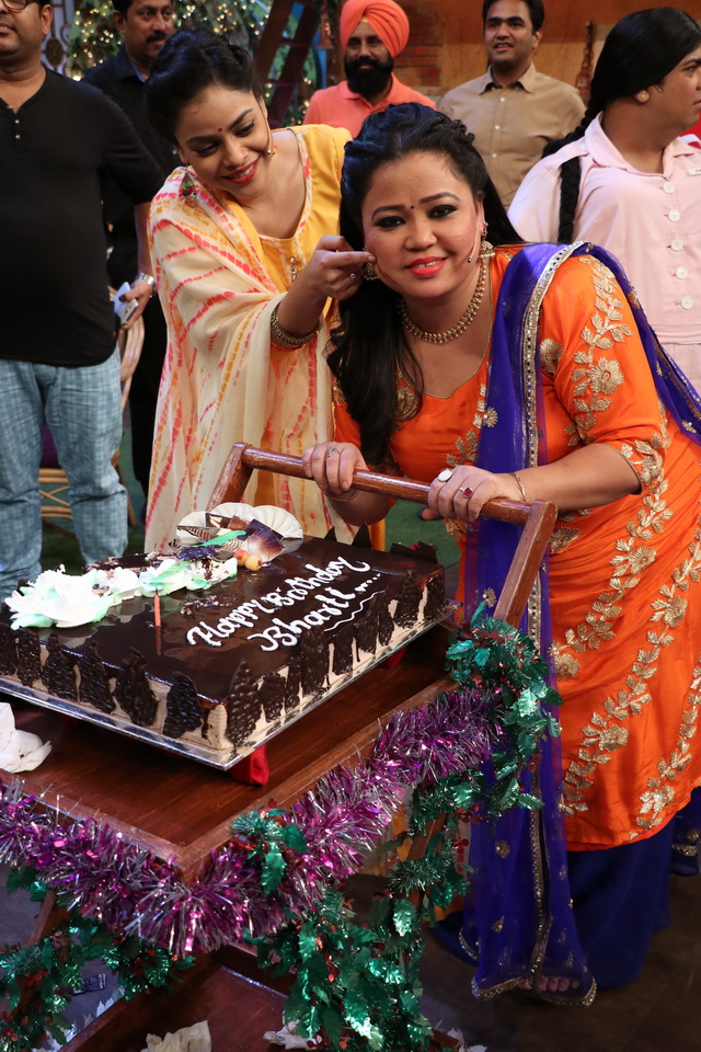 Bharti Singh celebrates her Birthday on The Kapil Sharma Show - 10