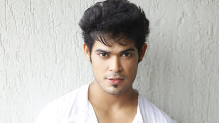 I prefer assignments which push the actor within: Kunwar Amar