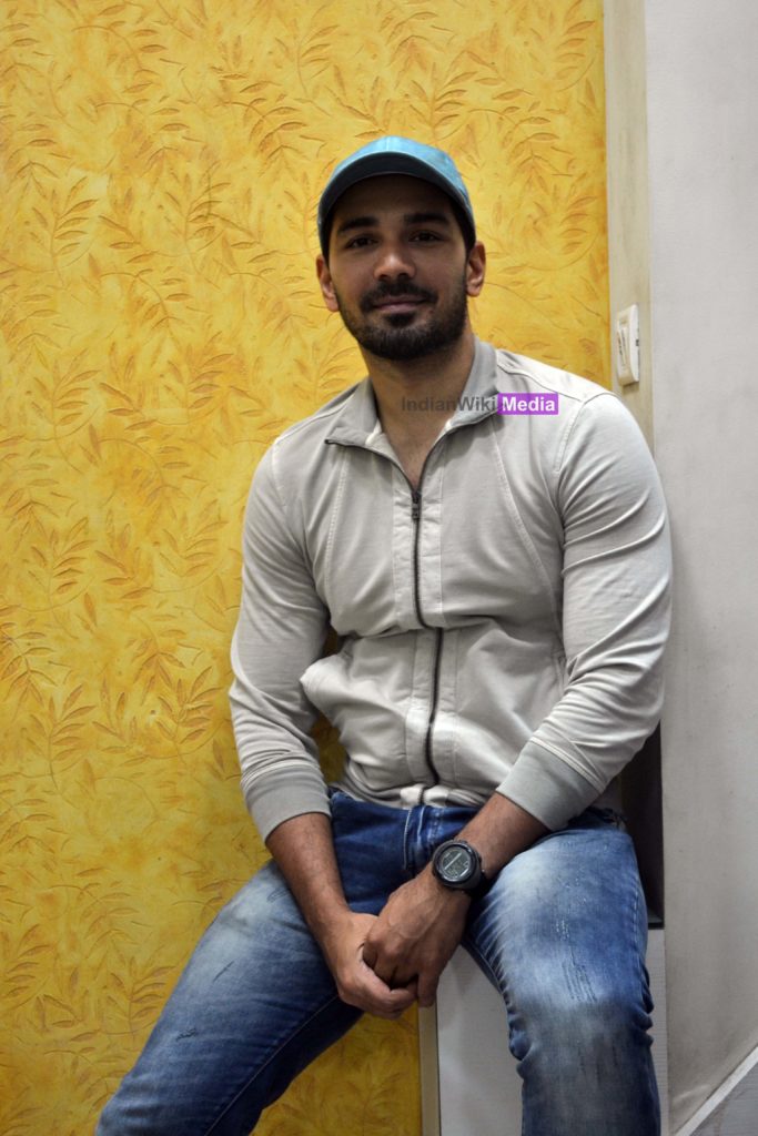 Abhinav Shukla smiles post FB Live with IndianWikiMedia - 1