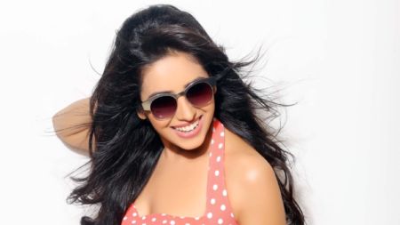 Web space gives liberty to experiment: Asha Negi