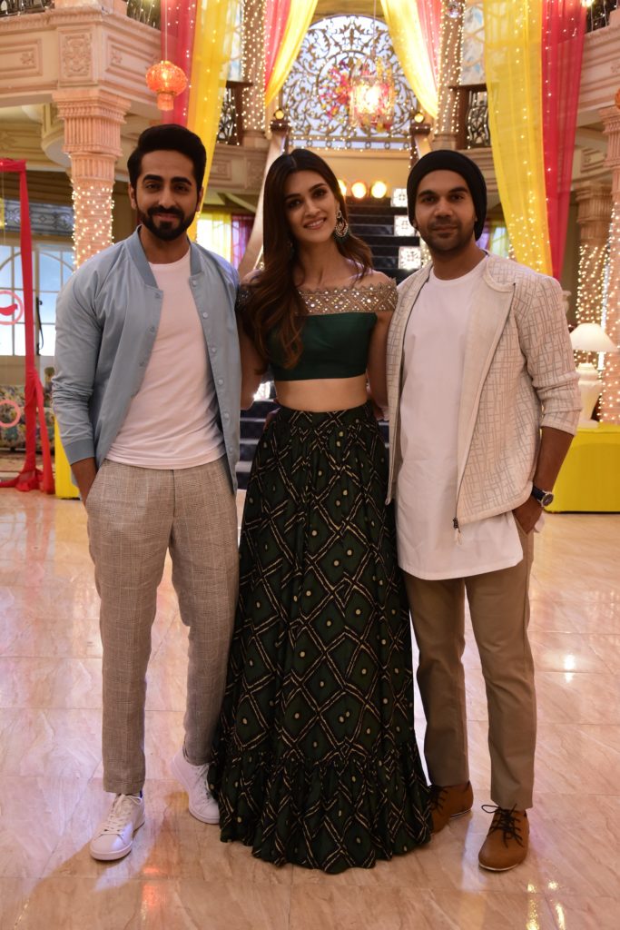 Ayushmann Khurrana, Kriti Sanon and Rajkummar Rao visit the sets of Ishqbaaaz - 0