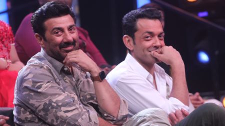 Sunny Deol & Bobby Deol on Zee TV’s Sa Re Ga Ma Pa Li’l Champs