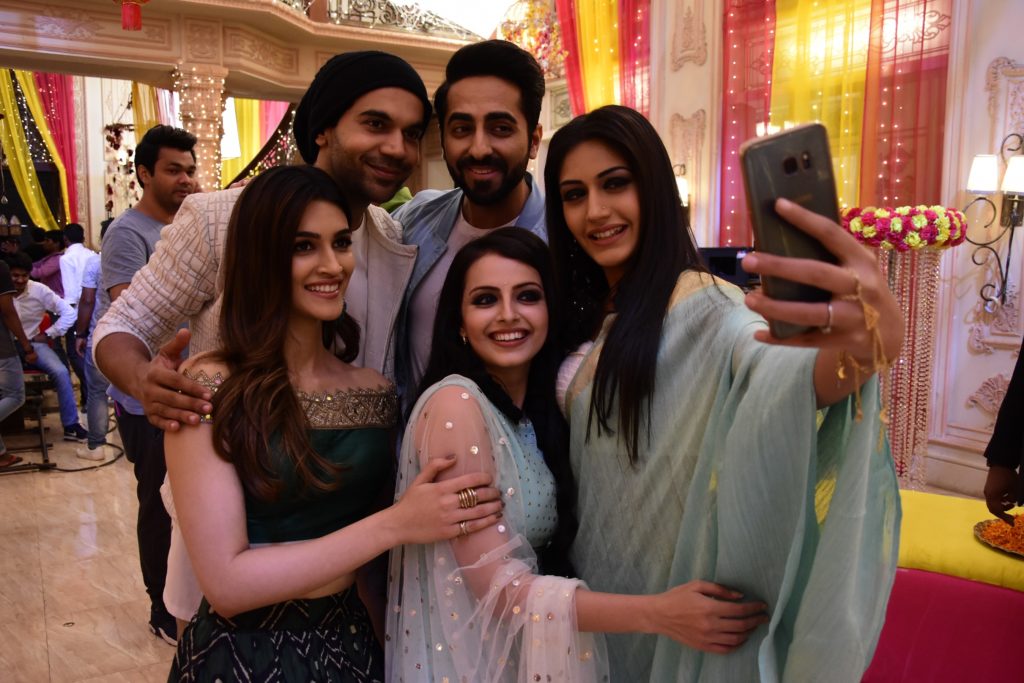 Ayushmann Khurrana, Kriti Sanon and Rajkummar Rao visit the sets of Ishqbaaaz - 3