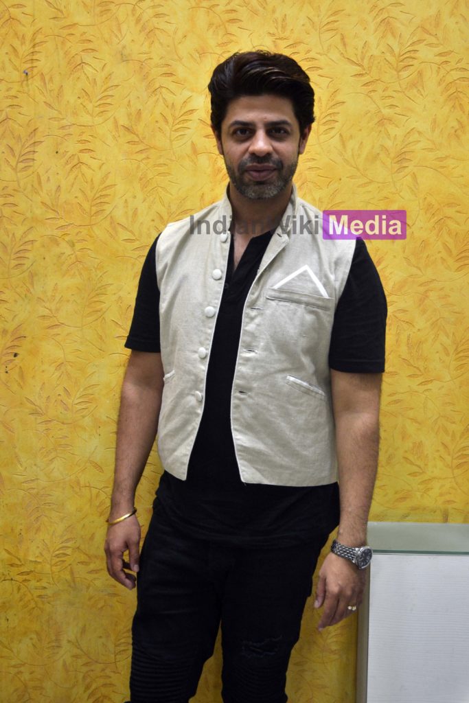 Ssumier Pasricha aka Pammi Aunty in IndianWikiMedia office - 1