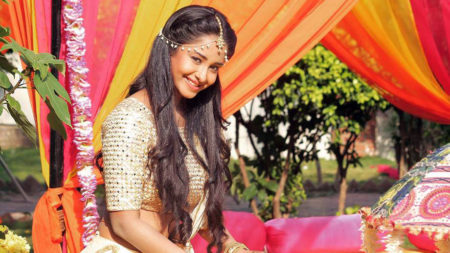 Aastha to use ‘spy camera’ to expose Guru Maa in Star Plus’ Ek Aastha Aisi Bhee