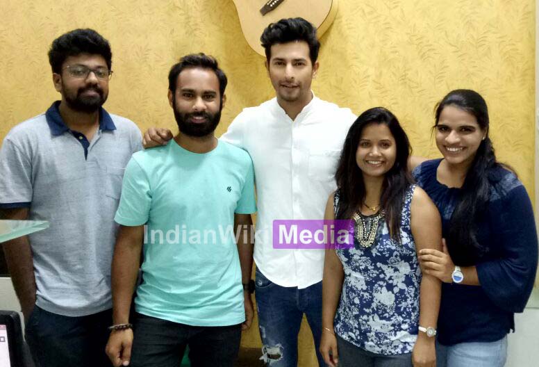 Sehban Azim poses after a fun LIVE chat with IndianWikiMedia - 1