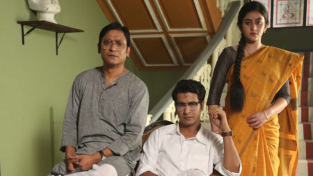 Byomkesh’s OTT debut on Hoichoi gets hotter with the central characters’ First Look reveal
