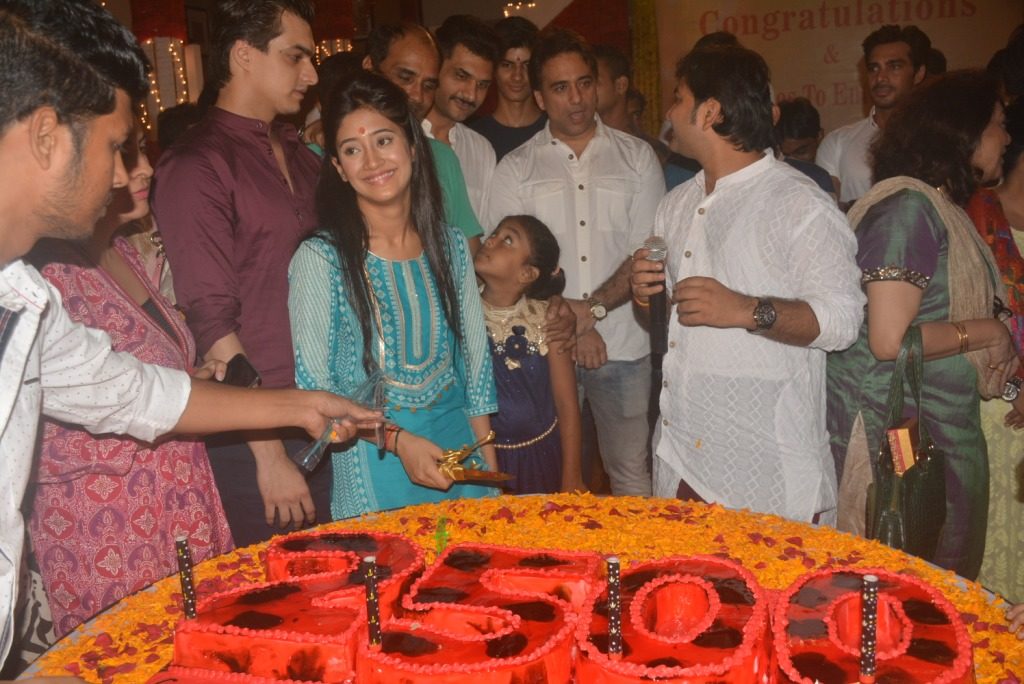 Hawan and cake cutting ceremony on the sets of Yeh Ristha Kya Kehlata Hai - 1