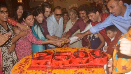 Hawan and cake cutting ceremony on the sets of Yeh Ristha Kya Kehlata Hai