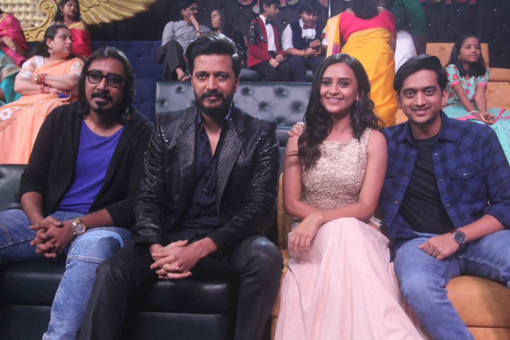 Riteish Deshmukh along with the cast of Faster Fenne at Sa Re Ga Ma Pa Li’l Champs - 1