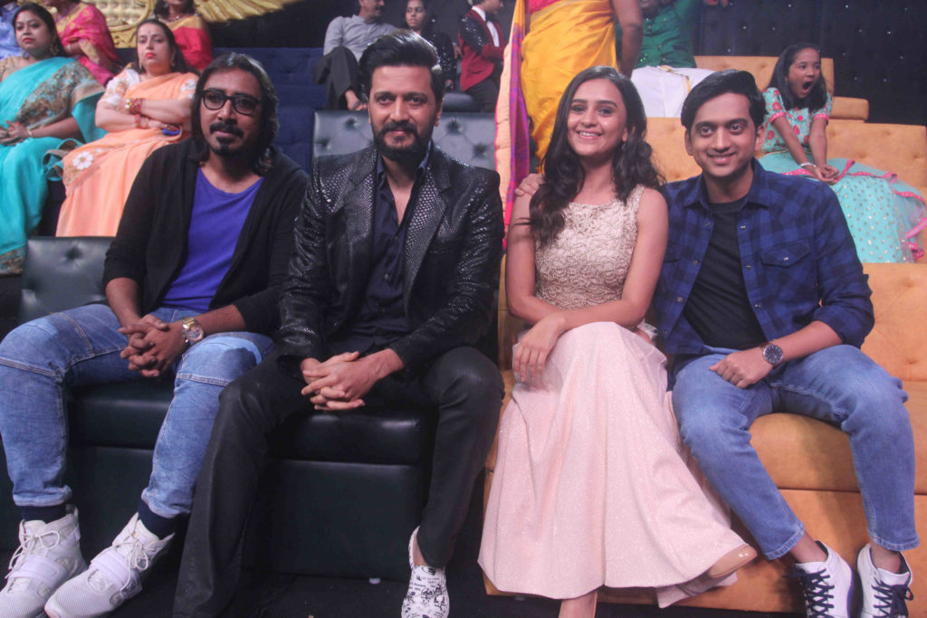 Riteish Deshmukh along with the cast of Faster Fenne at Sa Re Ga Ma Pa Li’l Champs - 0