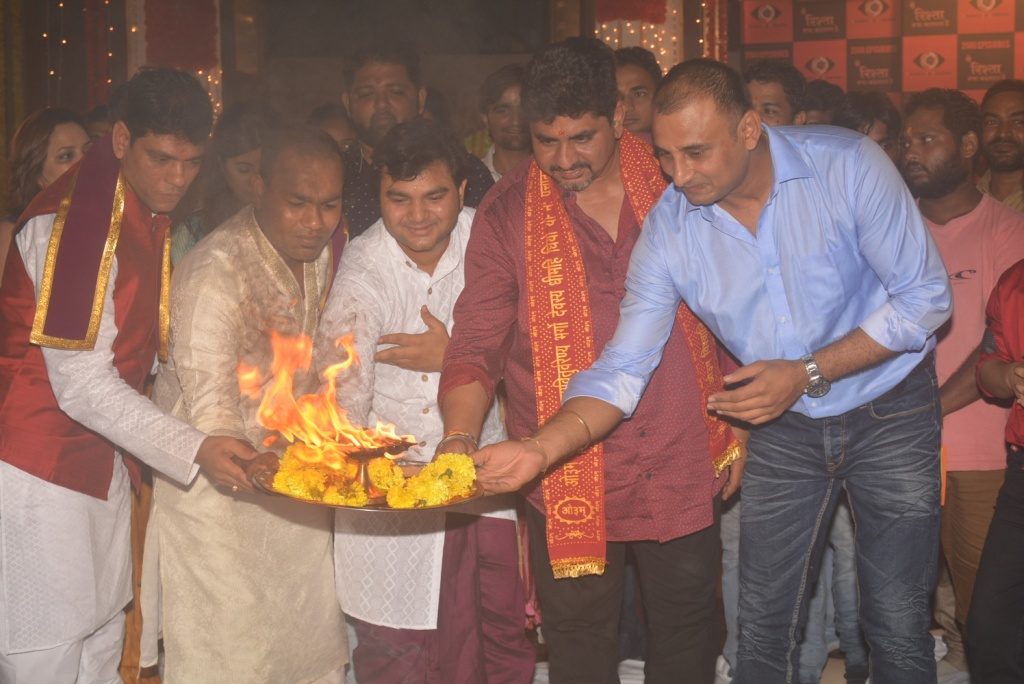 Hawan and cake cutting ceremony on the sets of Yeh Ristha Kya Kehlata Hai - 13