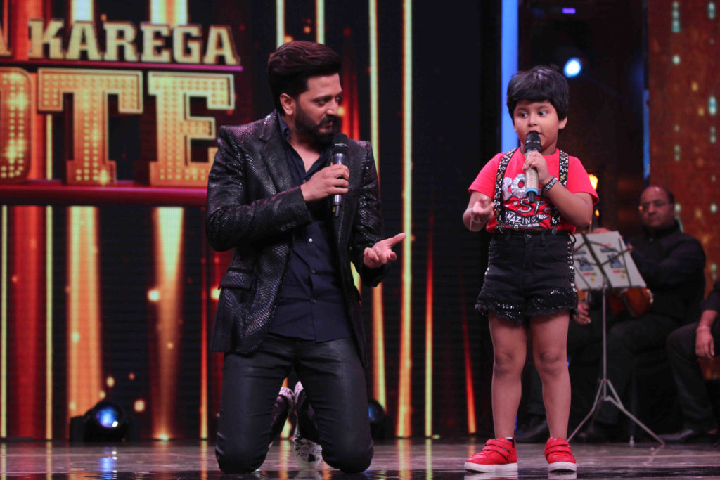 Riteish Deshmukh along with the cast of Faster Fenne at Sa Re Ga Ma Pa Li’l Champs - 7