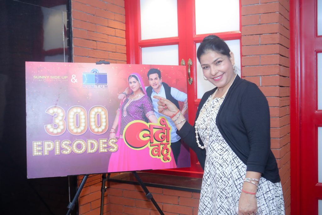 Badho Bahu’s 300 episodes party was a rocking affair! - 13