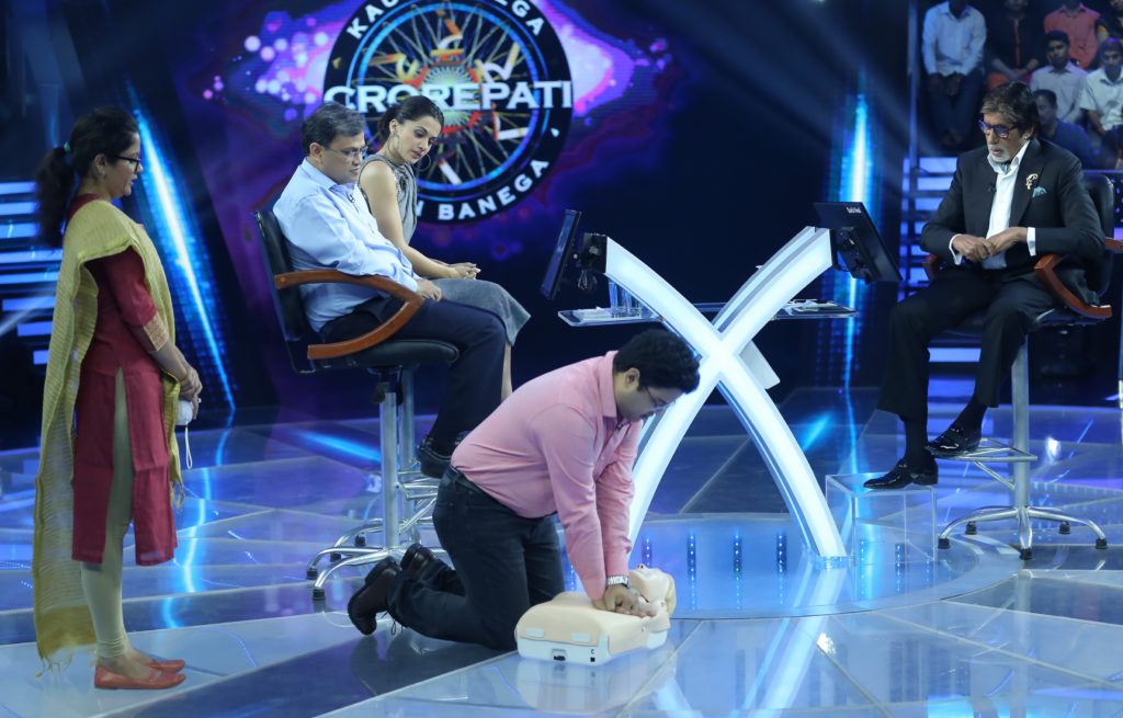 Dr. Subroto Das and Taapsee Pannu in Kaun Banega Crorepati 9 - 3