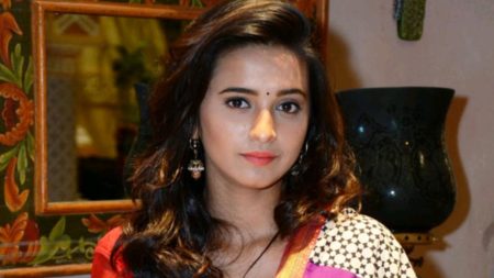 I have got equally loved in the Hindi and Marathi circuits – Shivani Surve