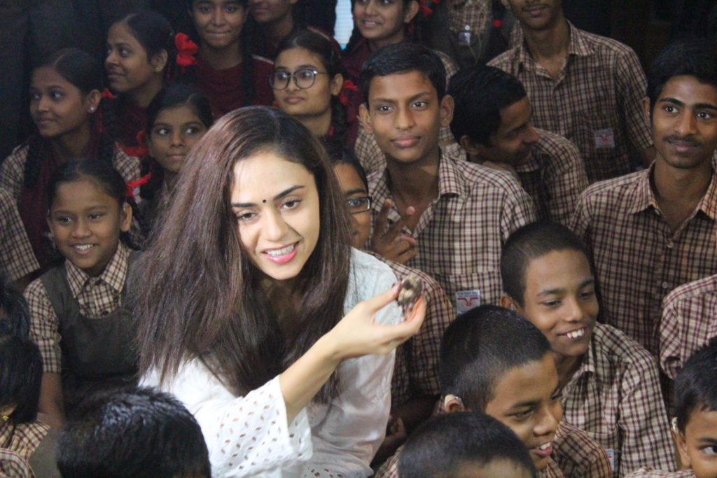 Amruta Khanvilkar celebrates birthday with special kids - 1