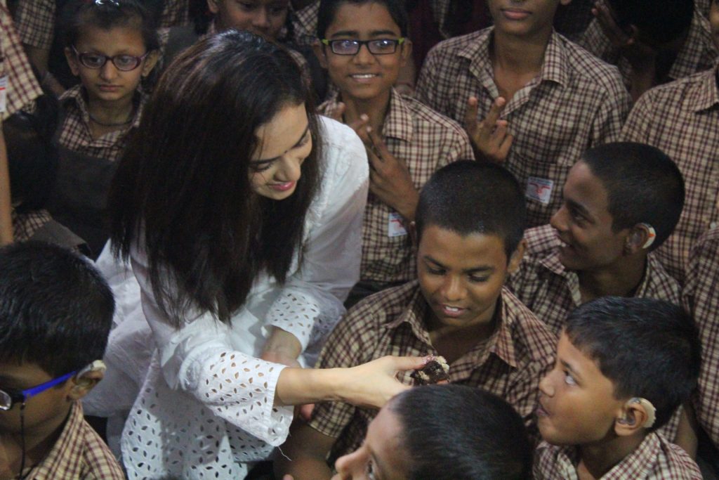 Amruta Khanvilkar celebrates birthday with special kids - 3