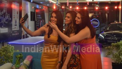 Candid pics of Ridhi Dogra and Surbhi Jyoti from the set of Showbiz With Vahbiz