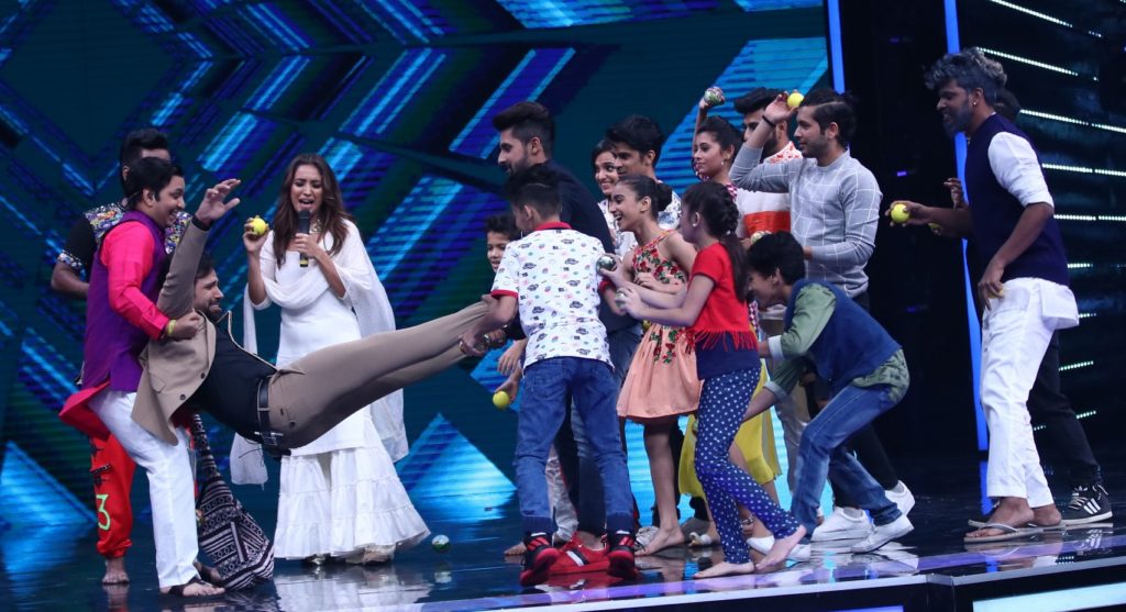 Rithwik Dhanjani’s birthday celebration on the set of Super Dancer Chapter 2 - 5