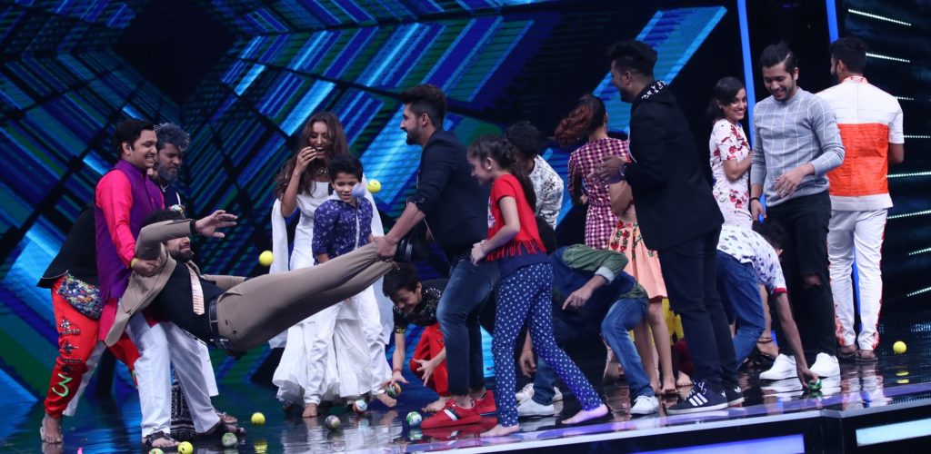 Rithwik Dhanjani’s birthday celebration on the set of Super Dancer Chapter 2 - 6