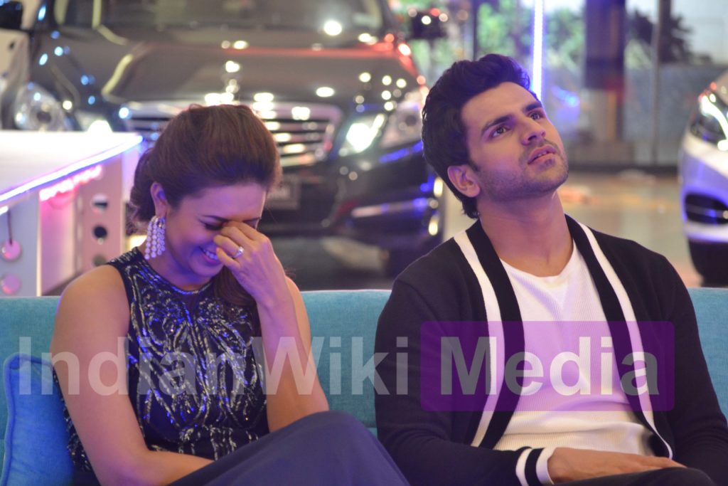 Vivek and Divyanka’s candid moments on the set of Showbiz With Vahbiz - 3