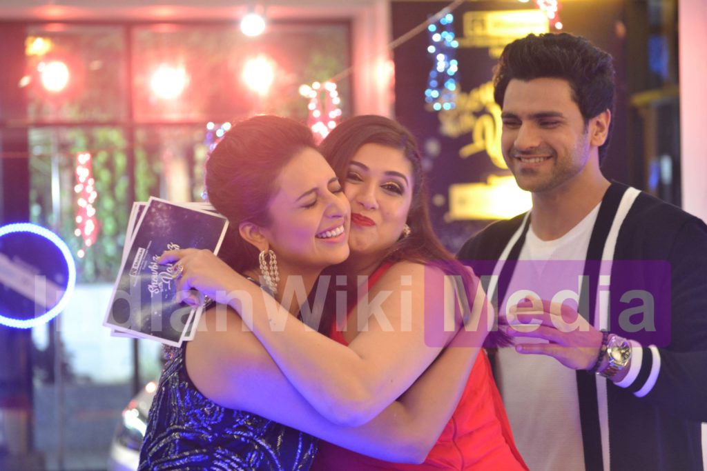 Vivek and Divyanka’s candid moments on the set of Showbiz With Vahbiz - 11