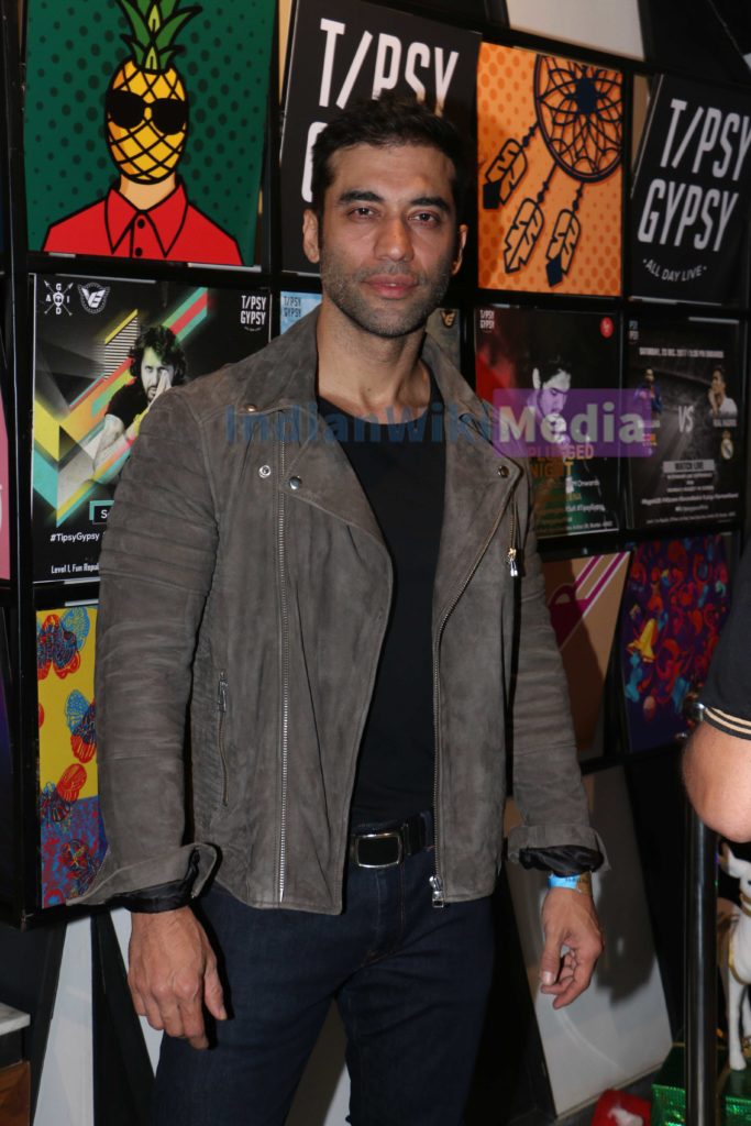 Celebs party hard at IndianWikiMedia X’mas Bash at Tipsy Gypsy - 57