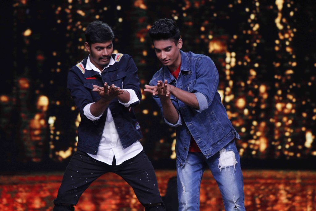 Bosco Martis along with Sairat star-cast on the sets of Dance India Dance 6 - 10