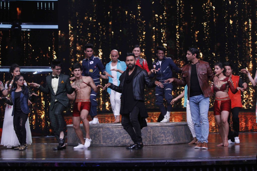 Bosco Martis along with Sairat star-cast on the sets of Dance India Dance 6 - 2