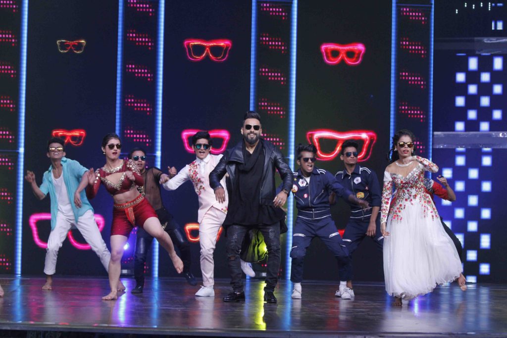 Bosco Martis along with Sairat star-cast on the sets of Dance India Dance 6 - 7