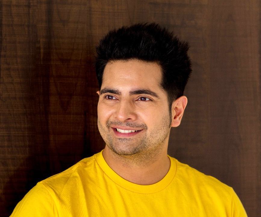 I am happy and content in life: Karan Mehra 2