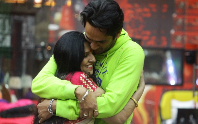 Emotional moments of Bigg Boss finalists: Shilpa Shinde, Vikas Gupta, Puneesh Sharma and Hina Khan - 6